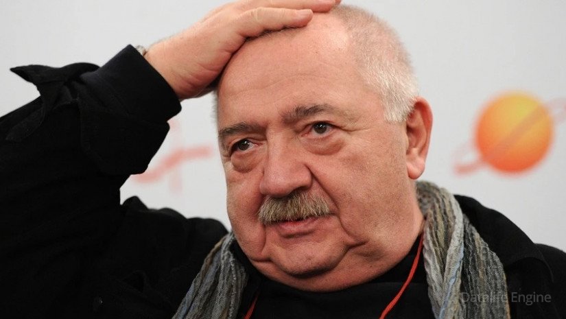 "ყველაზე სასტიკი მტრები საქართველოსი ქართველი ემიგრანტები არიან​… ნაცისტი-გოგოშკები, დამახინჯებულ ინფორმაციას აწვდიან უცხო ქვეყნების ელჩებს…" – რობერტ სტურუა