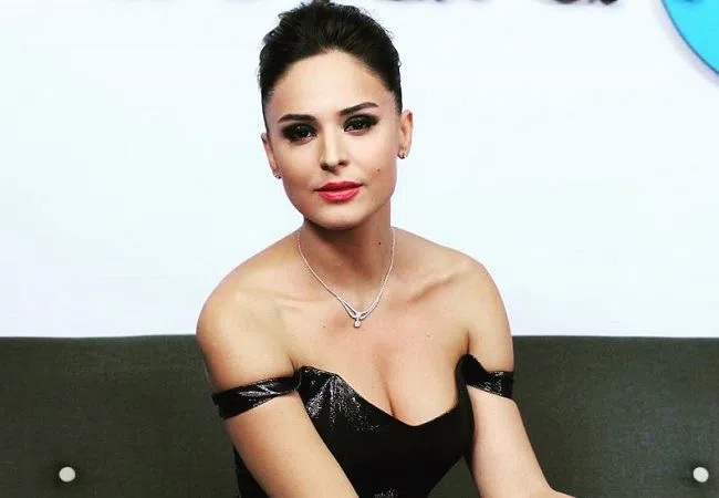 „ცოლიანი კაცისგან ბავშვი რომ გააჩინოს ბოზია?...“