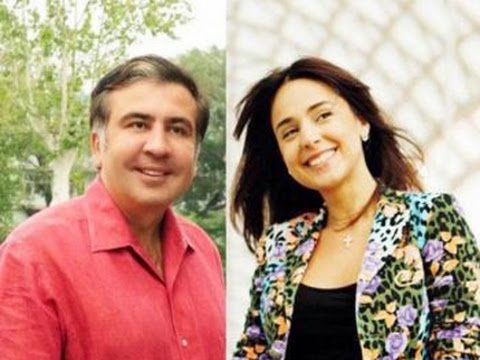 სკანდალური სტატია სააკაშვილი-ნიჟარაძის შესახებ - "აპარ­ტა­მენ­ტე­ბის სამ­ზა­რე­უ­ლო­ში მოხ­დე­ნი­ლი, შავგვრე­მა­ნი ქალი ტრი­ა­ლებ­და, რო­გორც ჩანს, სა­უზ­მის შემ­დეგ მა­გი­დას ალა­გებ­და"