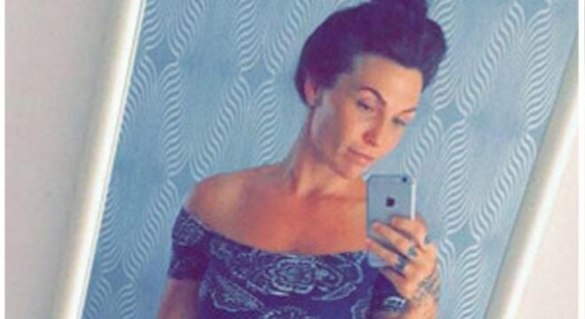 პოლიციამ დააკავა 32 წლის ქალი, 3 შვილის დედა იმის გამო, რომ 14 წლის ბიჭები სახლში შეიყვანა და მათთან გარყვნილი ქმედება ჩაიდინა