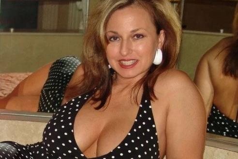 "ხუთი წელია მეუღლეს  ვღალატობ, ის ვერაფერს ხვდება, მირჩიეთ რა ვქნა.."