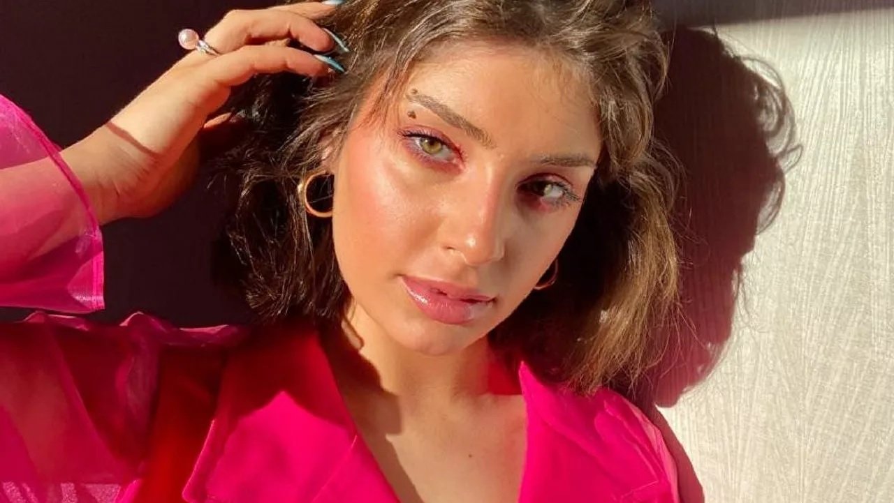 "შორენიჩ... ქვაბი დევს ლოგინზე..." - ბიკინებში გამოწყობილმა ევა ბარბაქაძის ახალმა ფოტოსურათმა ინსტაგრამის ყველა რეკორდი მოხსნა