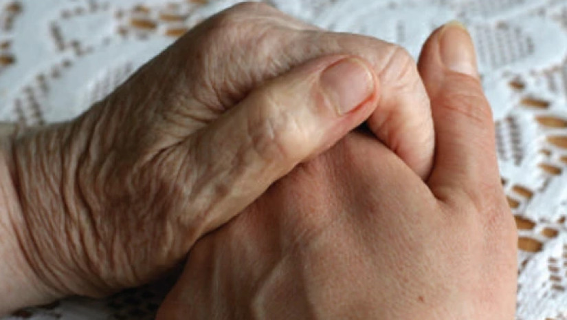 65 წლის ქალი სახლიდან გაიპარა და... გათხოვდა