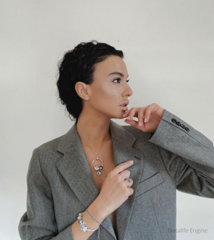 "გაბედე გაშიშვლება? ქალღმერთი ხარ..." - სალომე ღვინიაშვილის ასეთი ცეცხლოვანი ფოტოები ჯერ არ გინახავთ