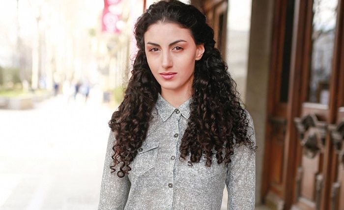 ""შეიძლება, ისე შემოგეღალატოს ვერც კი მიხვდე ,მაგრამ კაცმა რომ მიღალატოს ვერ წარმომიდგენია"