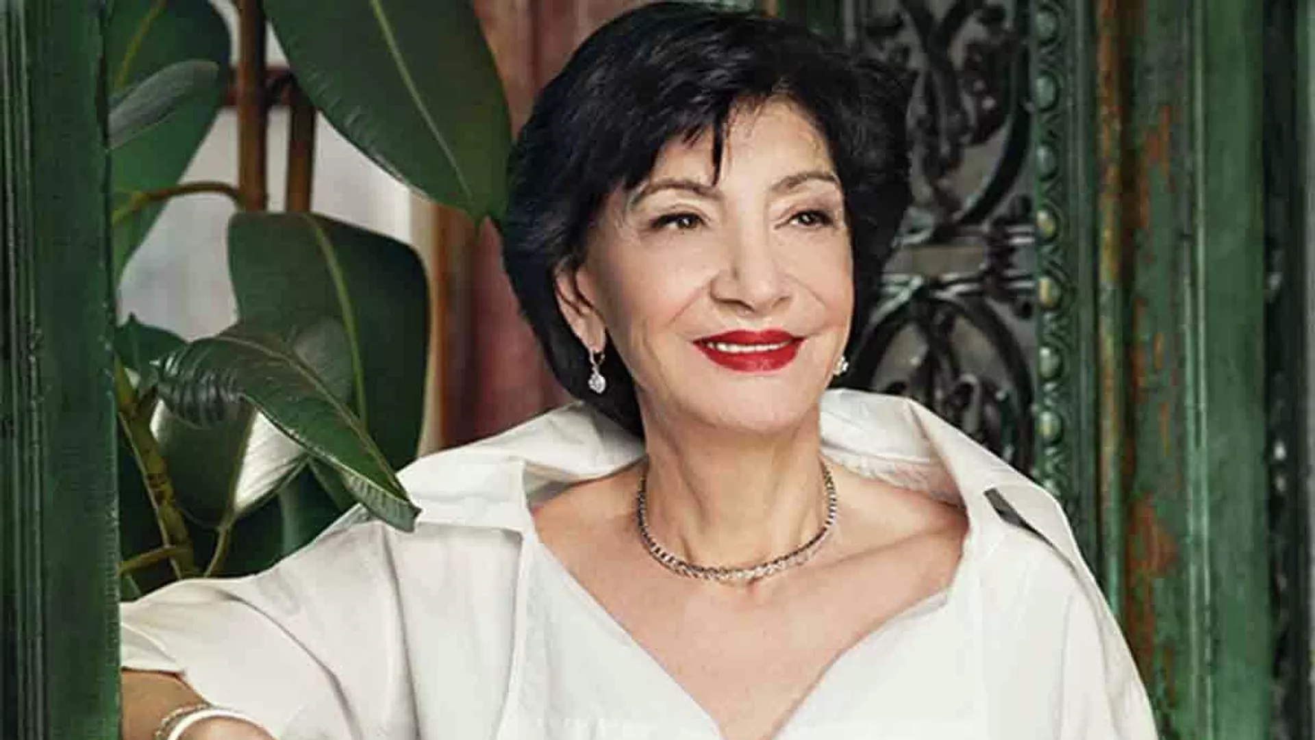 „ცხოვრება არ მომბეზრებია, სიცოცხლე ძალიან მინდა… შინაგანად ბებია კი არ ვარ, მაინც ახალგაზრდული განწყობები მაქვს” – 86 წლის ნანი ბრეგვაძის რჩევები მშვიდი და ხანგრძლივი ცხოვრებისთვის