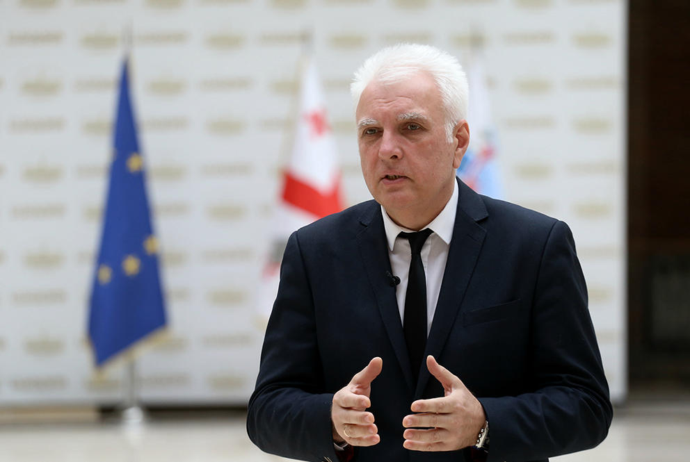 “17 წლის ბავშვს რომ ავტომობილს უყიდი, ეს იგივეა, 5 წლის ბავშვს გადატენილი კალაშნიკოვი მისცე… მშობლებს მივმართავ..”