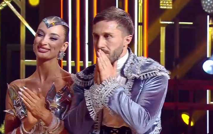 სწავლის დაფინანსება, ფულადი პრიზი და უამრავი სიურპრიზი – ნახეთ რა საჩუქრები გადასცეს თედო ბექაურს