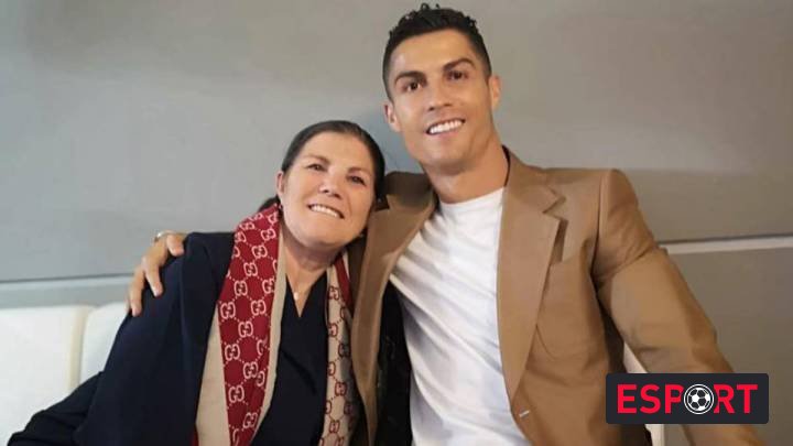 რა უპასუხა კრიშტიანუ რონალდუმ ჟურნალისტს, რომელმაც ჰკითხა თუ რატომ ცხოვრობდა კვლავ დედასთან ?