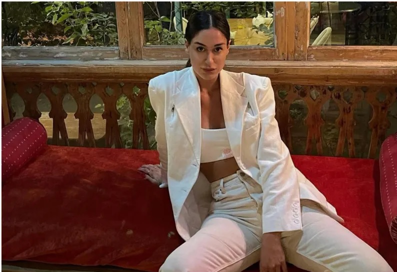 "ვერ გა­და­ვად­გილ­დე­ბით ქა­ლაქ­ში, ასე უნდა გაგ­რძელ­დეს? თუ ალაგ­დე­ბი­ან და წავ­ლენ სახ­ლებ­ში ნეტა? - რას წერს ნინი ბადურაშვილის და?