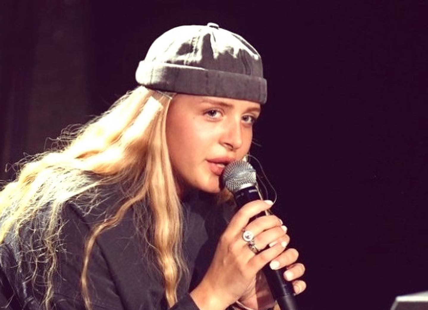 "ჩვენი ქვეყანა, საქართველო, განსაცდელის წინაშე დგას და მე ვიცი, მჯერა, რომ..." - რა თქვა მეგი გოგიტიძემ მოსკოვში გამართულ კონცერტზე (ვიდეო)