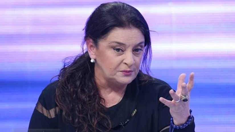 „ფუი, თქვე სულაძაღლებულებო! თქვენ, ფარჩაკებო! თქვენ, ლეშზე დაგეშილებო!” – ხათუნა ხოფერია