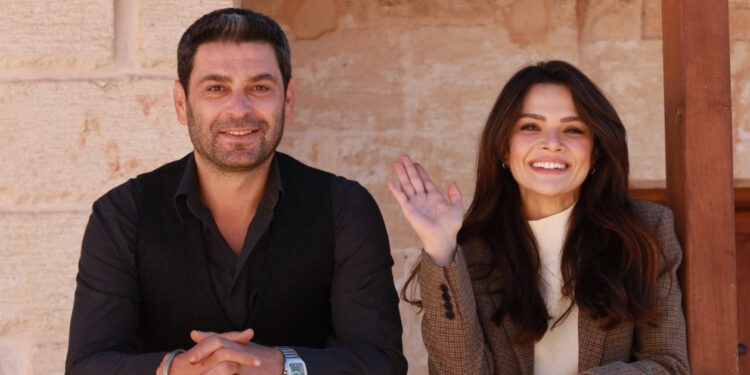 “შორეული ქალაქის” ვარსკვლავის რეალური ცხოვრება – ვინ არის თურქული სერიალის გმირი ჯიჰანი სინამდვილეში და როგორ გამოიყურება მისი რეალური სიყვარული