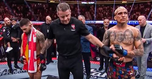 VIDEO: ჩარლზ ოლივეირას დასაფასებელი ქმედება ილიასთან დამარცხების შემდეგ – რა გააკეთა ბრაზილიელმა მებრძოლმა