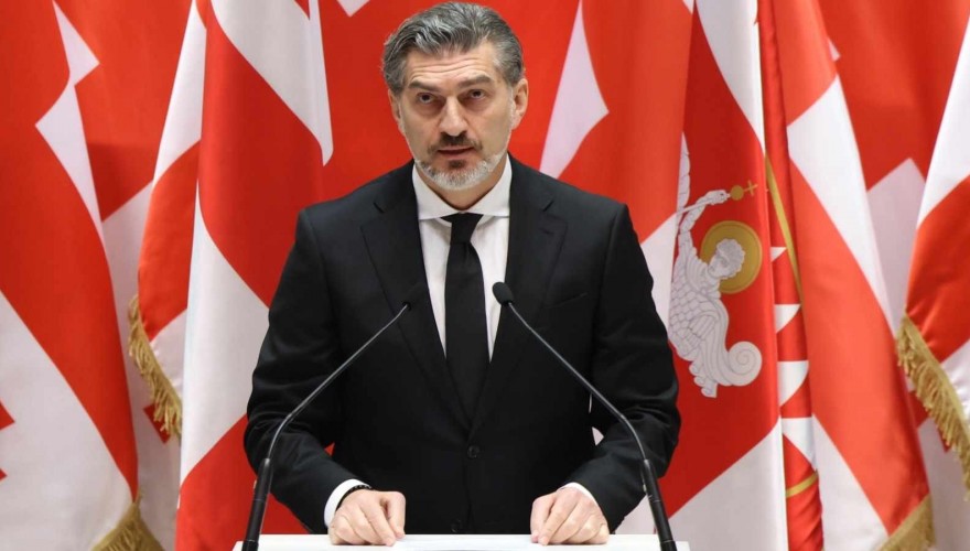 "ვთავაზობ ყველა მსჯავრდებულ პოლიტიკოსს, მომმართოს განცხადებით შეწყალების შესახებ და იმავე განცხადებით დაადასტუროს სურვილი არჩევნებში მონაწილეობის შესახებ, დაუყოვნებლივ გამოვცემ აქტს შეწყალების თაობაზე" - მიხეილ ყაველაშვილი