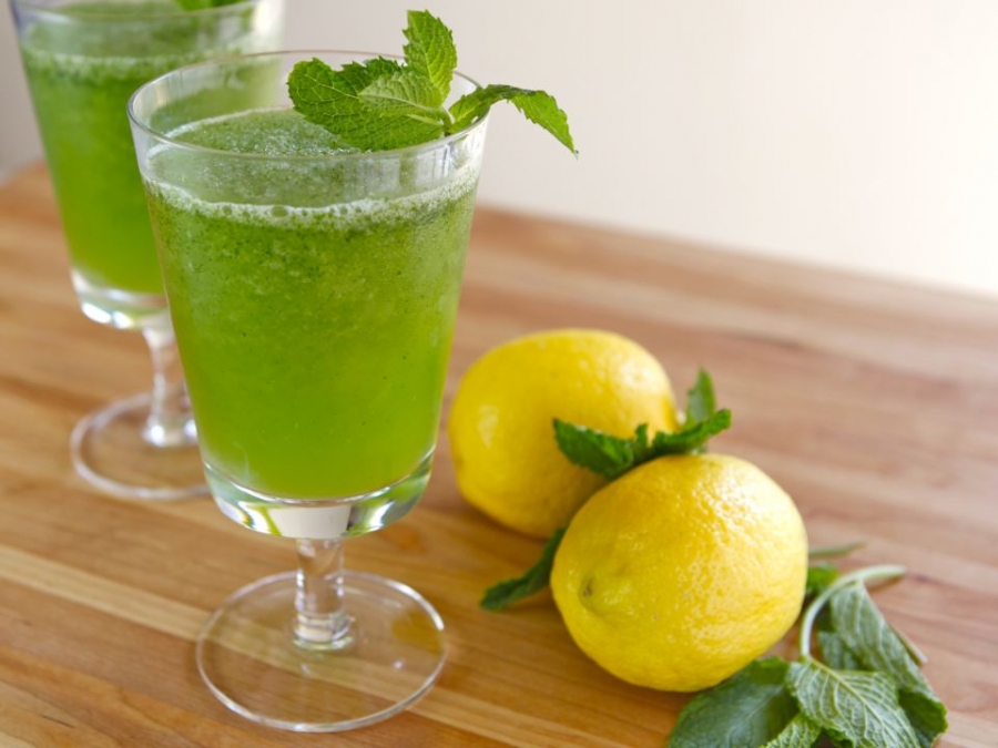 დასასვენებლად წასვლამდე მოიშორეთ დაკიდებული მუცელი 1 კვირაში - სვით ეს სასმელი დღეში ორჯერ