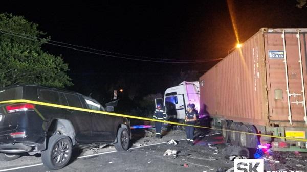 წუხელ კიდევ ერთი საზარელი ავარია მოხდა - მანქანაში 5 მგზავრი იმყოფებოდა, 2 ადგილზევე გარდაიცვალა, 3 სასწრაფოდ თბილისში გადმოიყვანეს