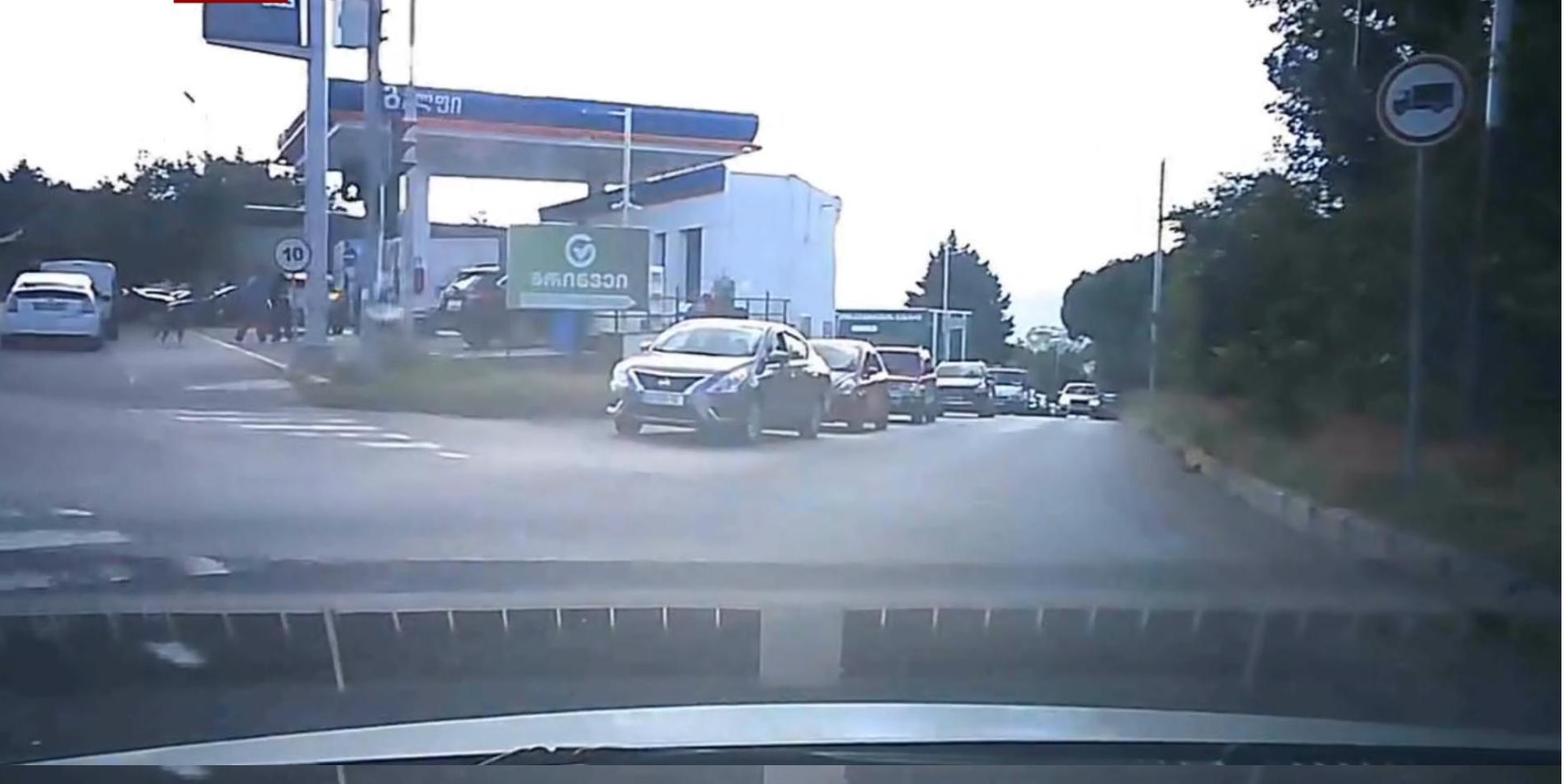 "იცნობდეთ...აქეთ ჰქონდა პრეტენზია ,“გაიარე რა”-ო " - რა ჩანს კამერის ჩანაწერში, რომელსაც მოქალაქე ავრცელებს?