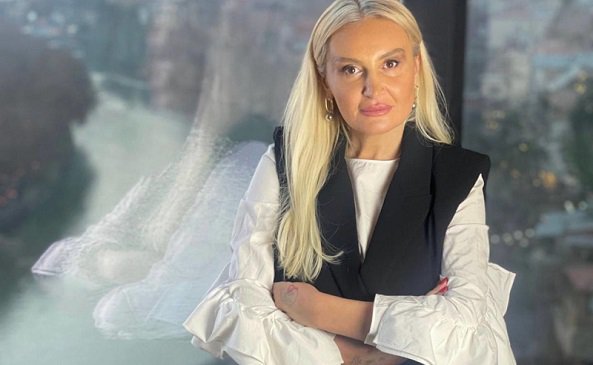 რა მუხლით დაიწყო საქმის წარმოება ნანუკა ჟორჟოლიანის 16 წლის შვილის მიმართ და რა ინფორმაციას ავრცელებს შსს საბა კოდუასთან დაკავშირებით? - „ავტომობილიის კარში შენიშნეს ცეცხლსასროლი იარაღის მაგვარი საგანი...“